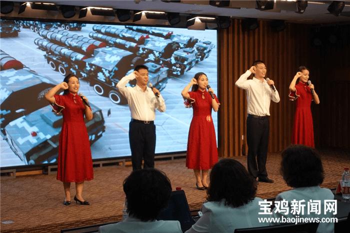 江苏南京,城门挂春联,节日气氛浓