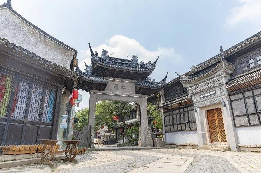 逃离诡异小镇